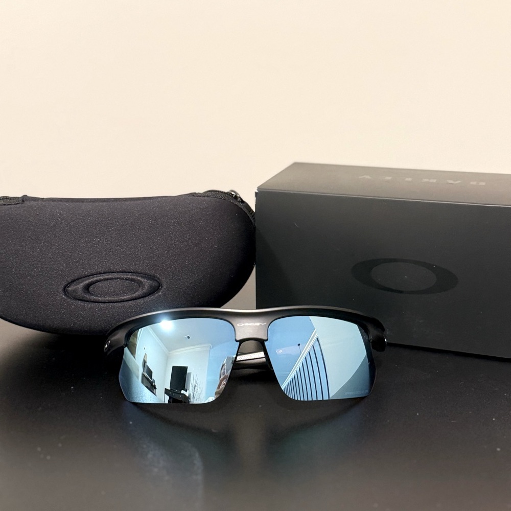 Brand New Oakley Bisphaera